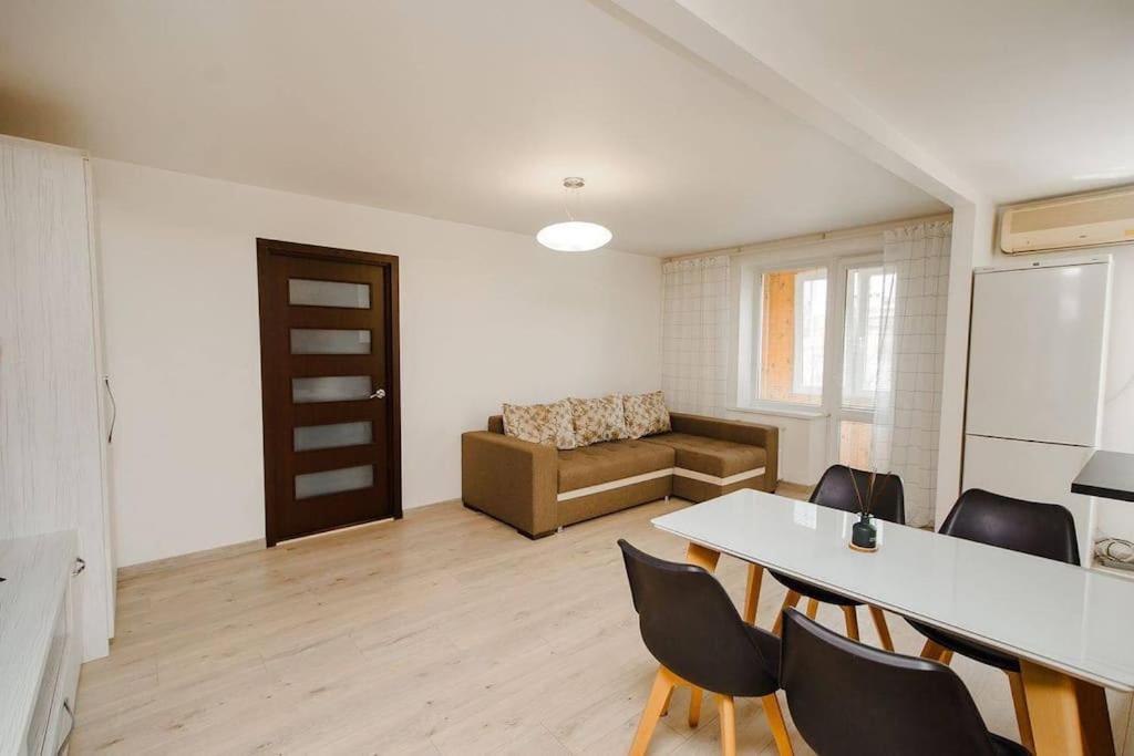 Very Stylish Apartament In Middle Of City. Chisinau Ngoại thất bức ảnh