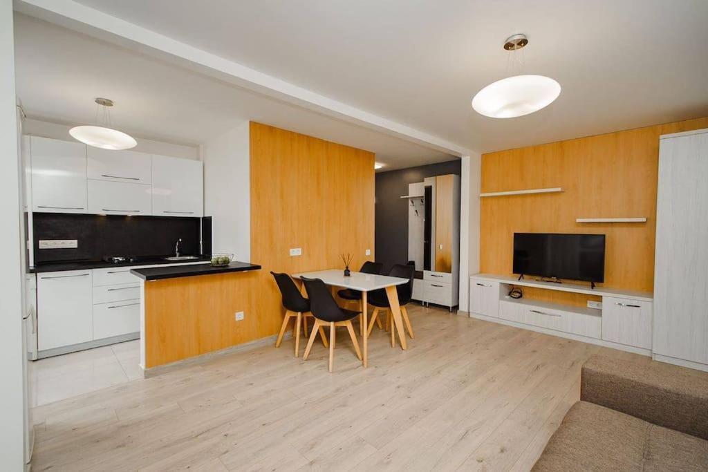 Very Stylish Apartament In Middle Of City. Chisinau Ngoại thất bức ảnh